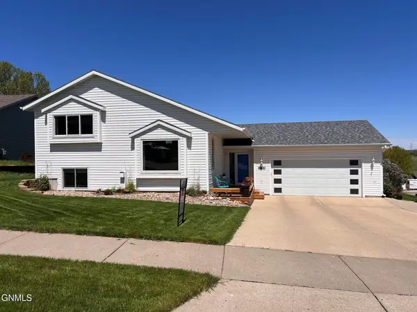 1726 Volk Drive, Bismarck, ND 58501