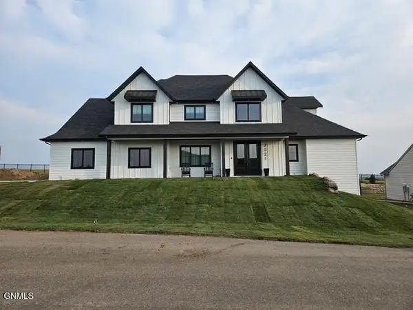 3321 Palmer Place, Bismarck, ND 58503
