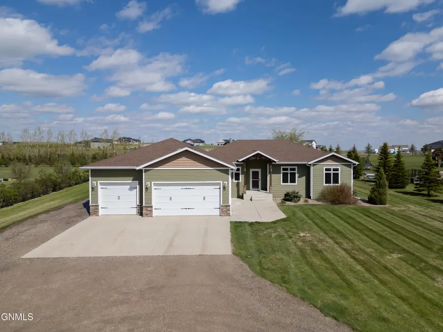 6512 Dakota Country Drive, Bismarck, ND 58503 - #2