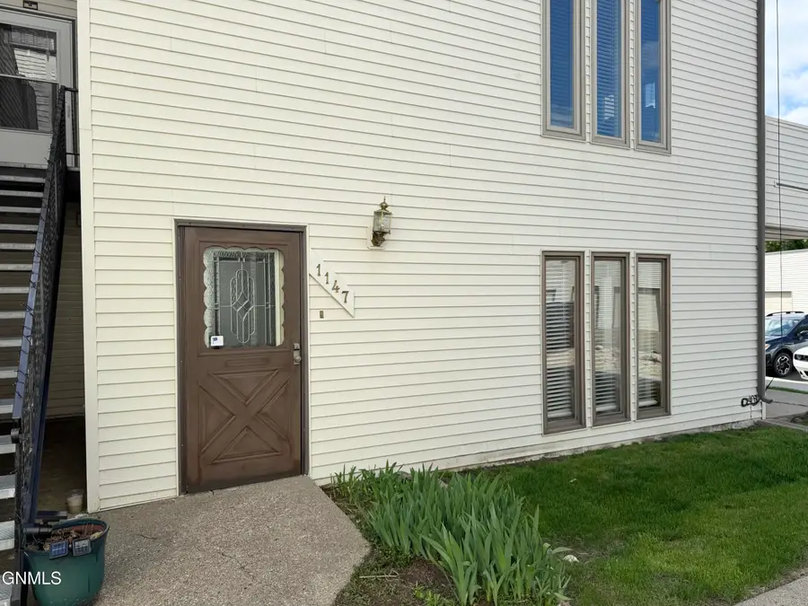 1147 Jefferson Avenue, Bismarck, ND 58504 - #2