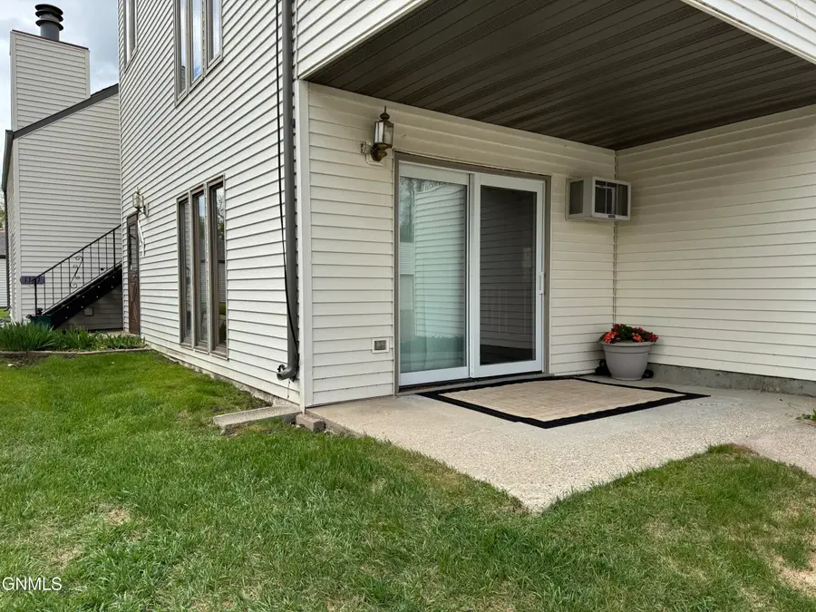 1147 Jefferson Avenue, Bismarck, ND 58504 - #3