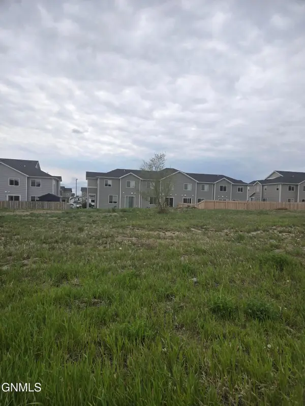 2731 29th Street W, Williston, ND 58801