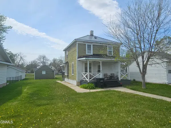 210 9th Street S, Wishek, ND 58495