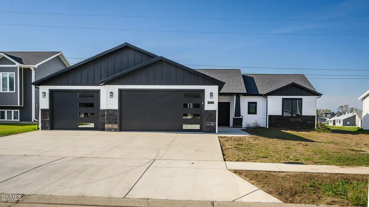 5405 Hendrickson Drive, Bismarck, ND 58504 - #1