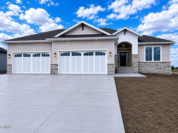 2722 Frisco Way, Bismarck, ND 58503