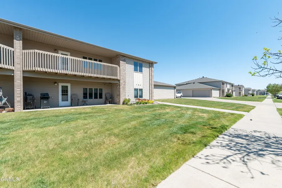 704 Bridgeport Drive #7, Bismarck, ND 58504 - #2