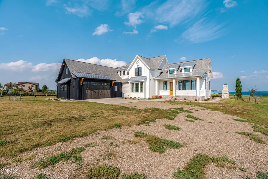 1230 50b Avenue Nw, Garrison, ND 58540 - #2