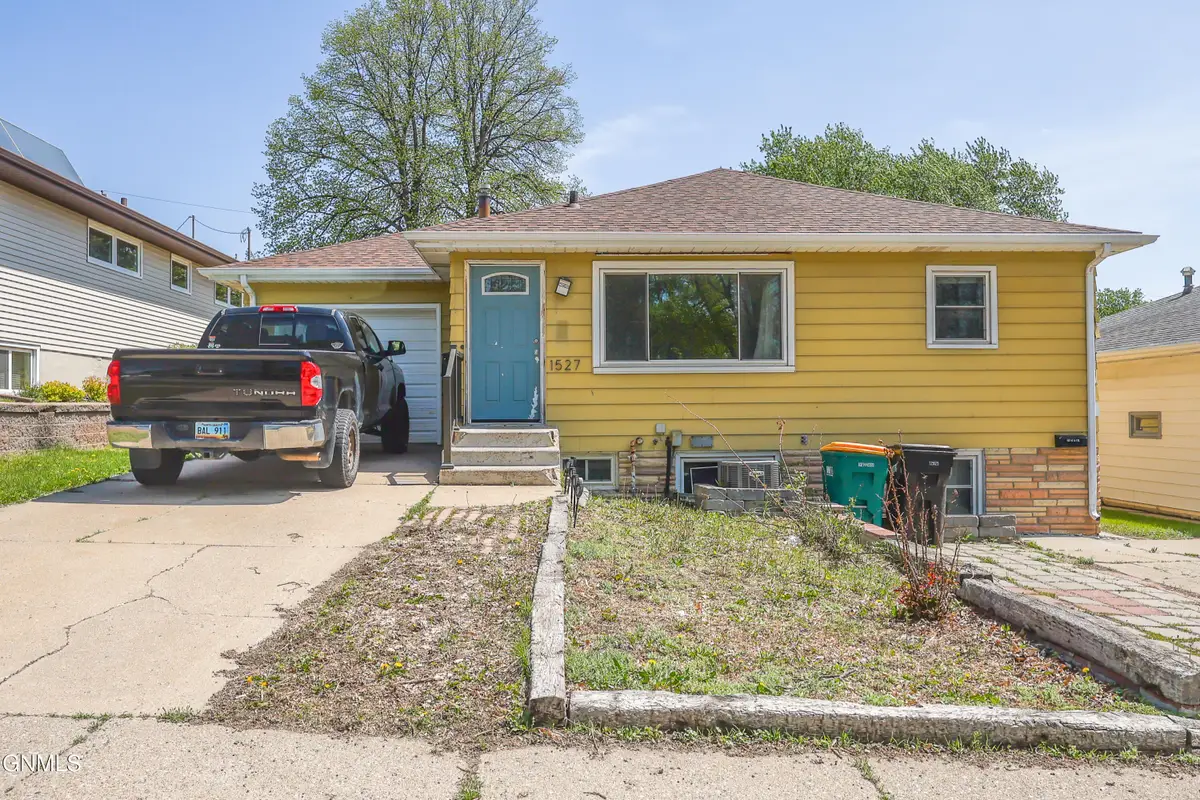 1527 17th Street, Bismarck, ND 58501 - #1