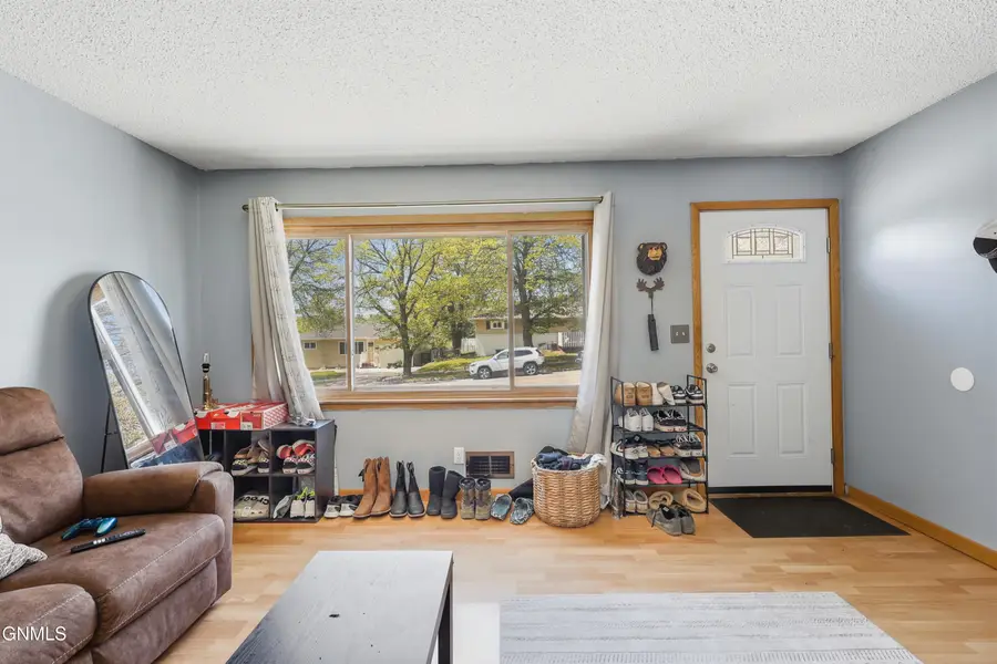 1527 17th Street, Bismarck, ND 58501 - #2