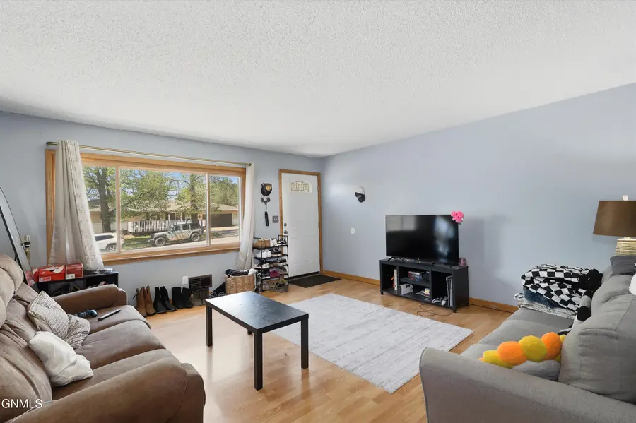 1527 17th Street, Bismarck, ND 58501 - #3
