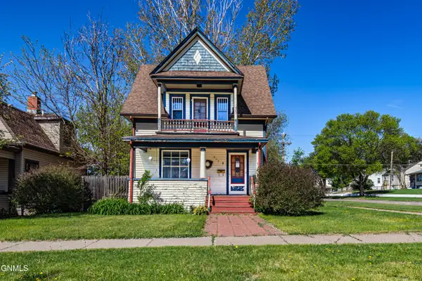 422 12th Street, Bismarck, ND 58501