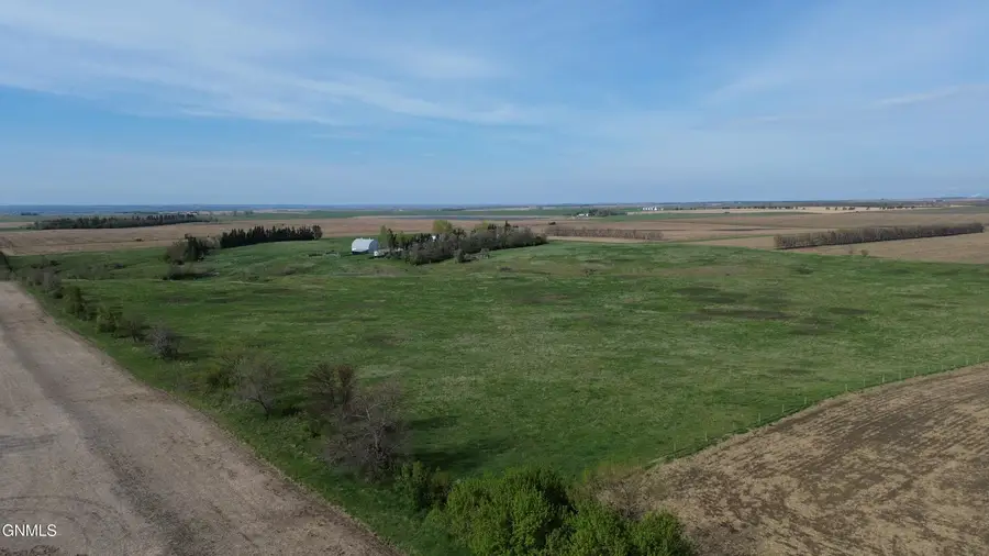 170 44th Avenue Nw, Hazen, ND 58545 - #2