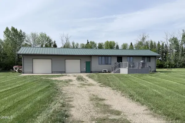 6509 4th Street Ne, Carrington, ND 58421