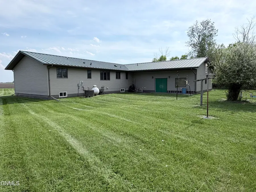 6509 4th Street Ne, Carrington, ND 58421 - #2