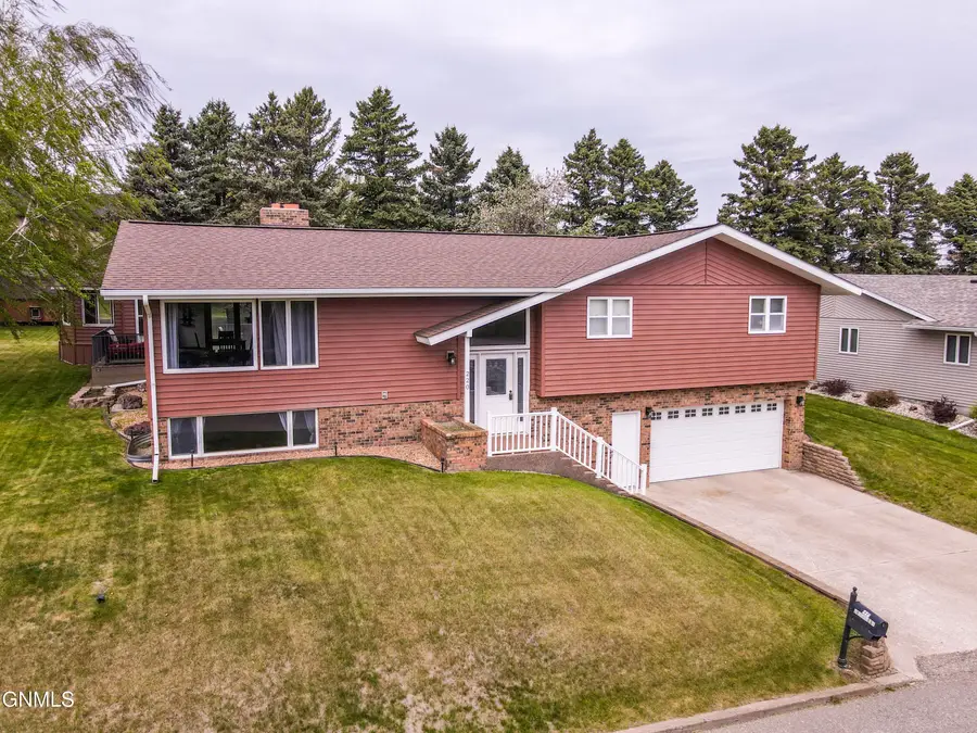 220 Hillcrest Avenue, Enderlin, ND 58027 - #3