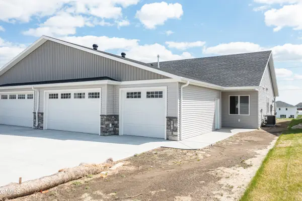5703 Davies Drive, Bismarck, ND 58503
