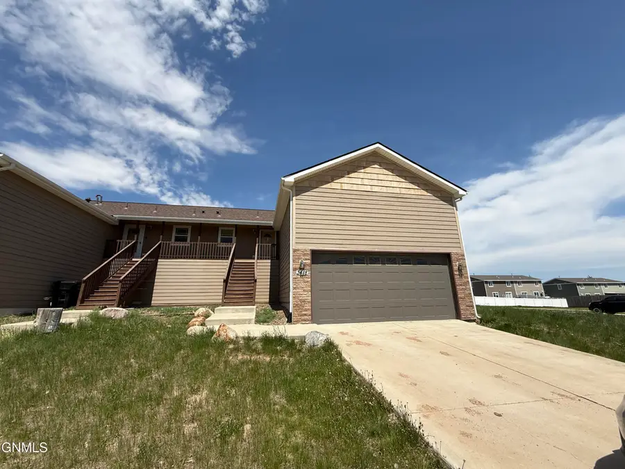 3418 10th Avenue Ne, Watford City, ND 58854 - #2