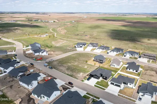 3815 Platinum Street, Bismarck, ND 58503