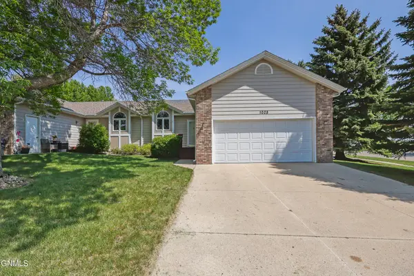 1028 Mouton Avenue, Bismarck, ND 58503