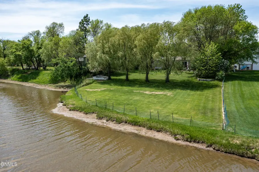 8550 Willow Road N, Mandan, ND 58554 - #3