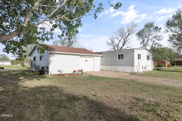 3503 6th Avenue E, Williston, ND 58801