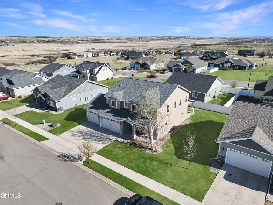 608 70th Street E, Williston, ND 58801 - #3