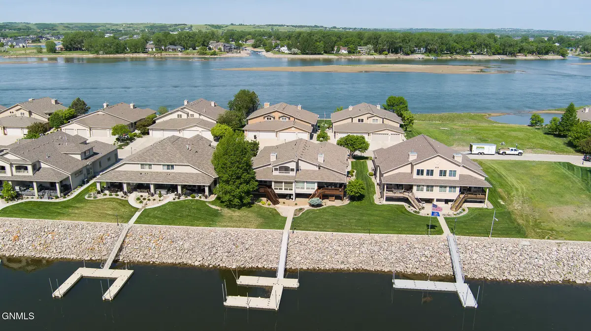 923 Southport Loop, Bismarck, ND 58504 - #1
