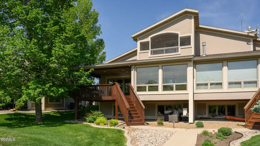 923 Southport Loop, Bismarck, ND 58504 - #2