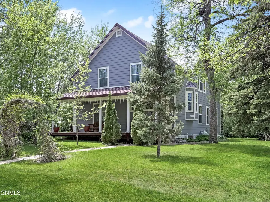 387 7th Avenue N, Carrington, ND 58421 - #2