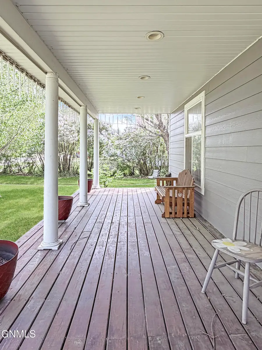 387 7th Avenue N, Carrington, ND 58421 - #3
