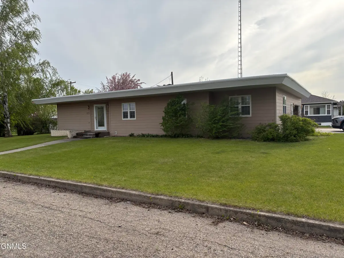 121 4th Street, Edgeley, ND 58433 - #1