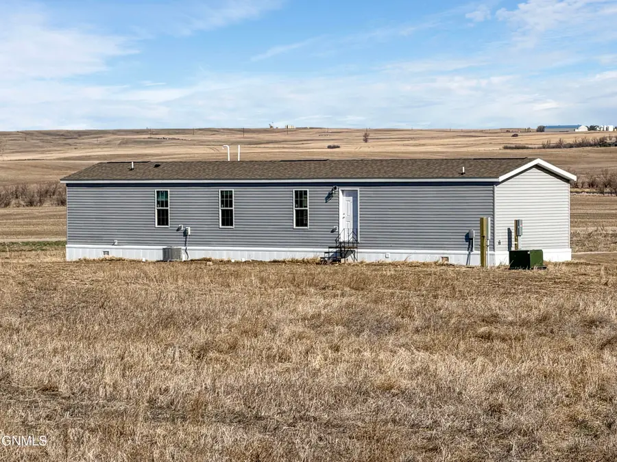 14522 56th Street Nw, Williston, ND 58801 - #2