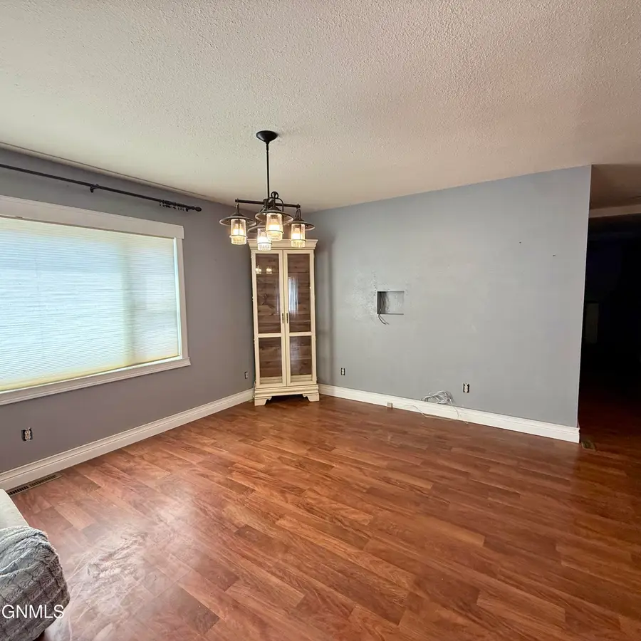 19 2nd Street E, Culbertson, MT 59218 - #3
