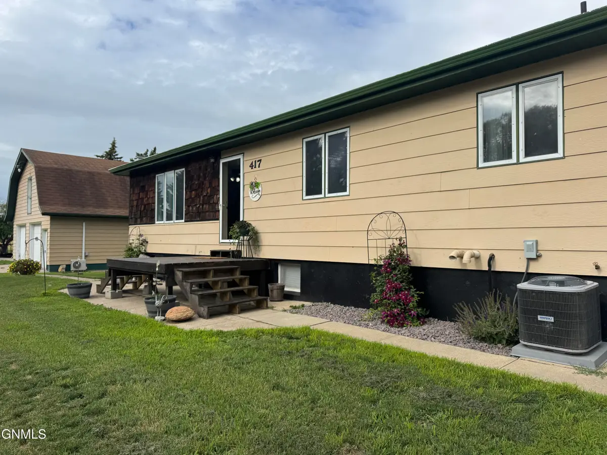 417 4th Avenue Sw, Beulah, ND 58523 - #1