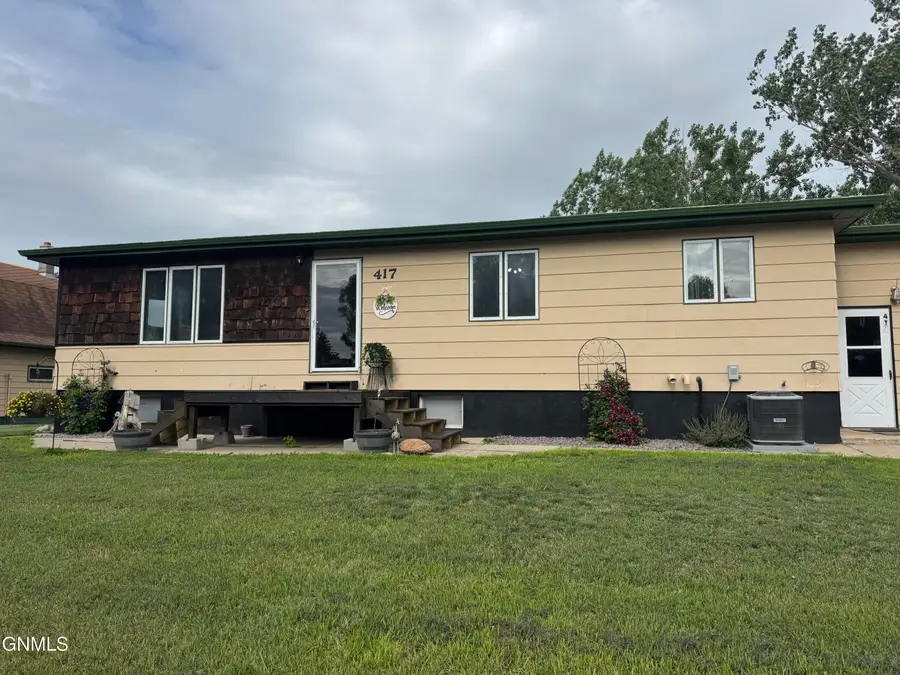 417 4th Avenue Sw, Beulah, ND 58523 - #2
