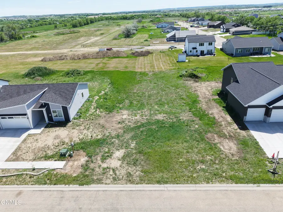 5319 Hendrickson Drive, Bismarck, ND 58504 - #3