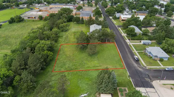 000 Maple Avenue, Linton, ND 58552