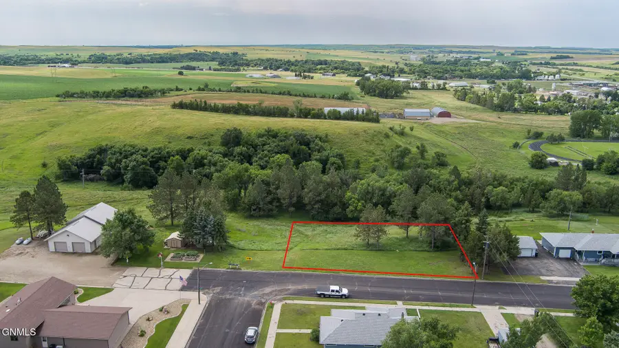 000 Maple Avenue, Linton, ND 58552 - #2
