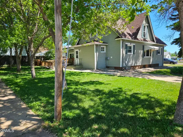 304 B Street N, Richardton, ND 58652