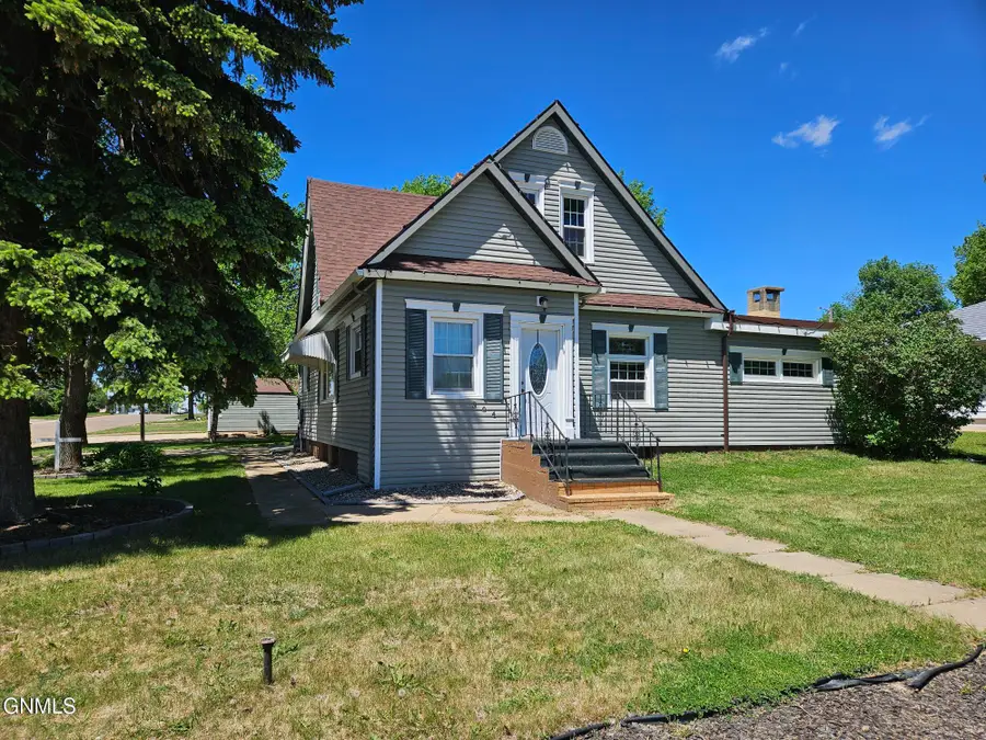 304 B Street N, Richardton, ND 58652 - #2