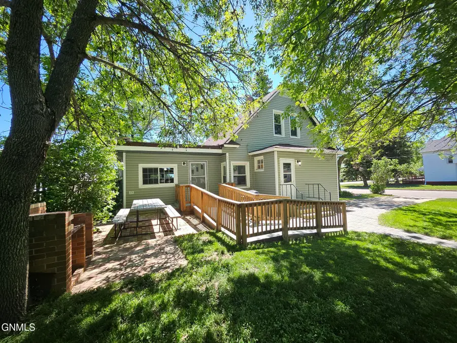 304 B Street N, Richardton, ND 58652 - #3