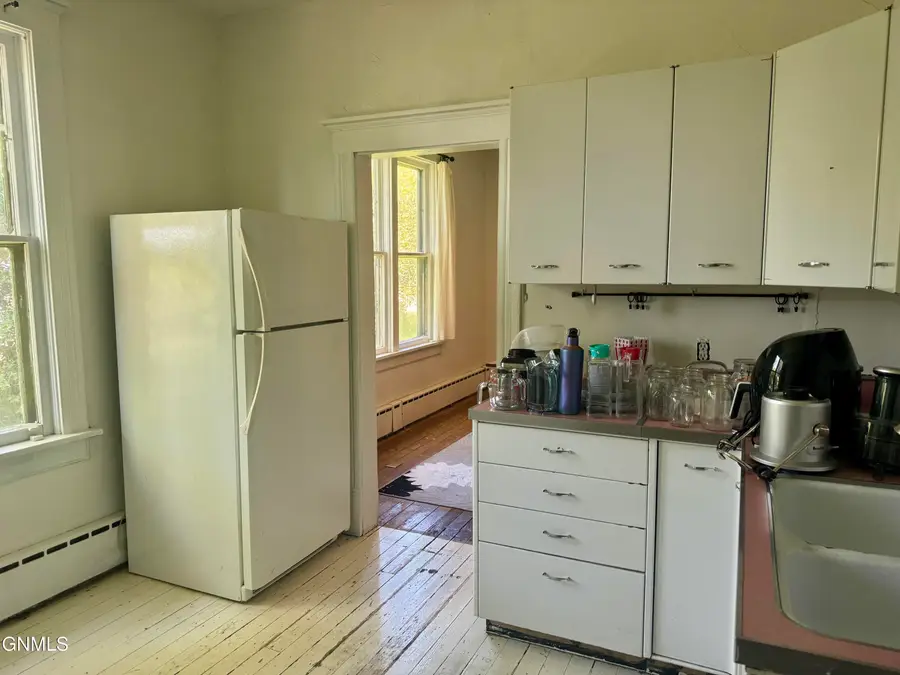 703 4th Avenue, Washburn, ND 58577 - #2
