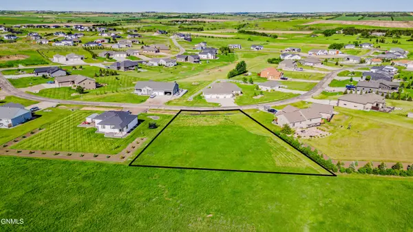13840 Saddlehorn Drive, Bismarck, ND 58503