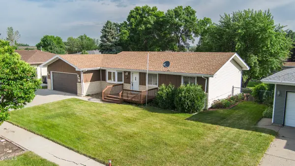 402 Tulsa Drive, Bismarck, ND 58504