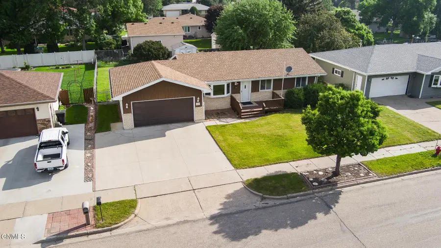 402 Tulsa Drive, Bismarck, ND 58504 - #2