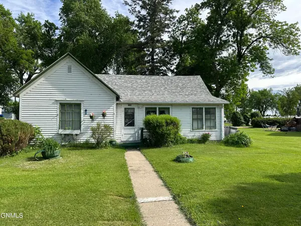 306 7th Avenue N, Edgeley, ND 58433