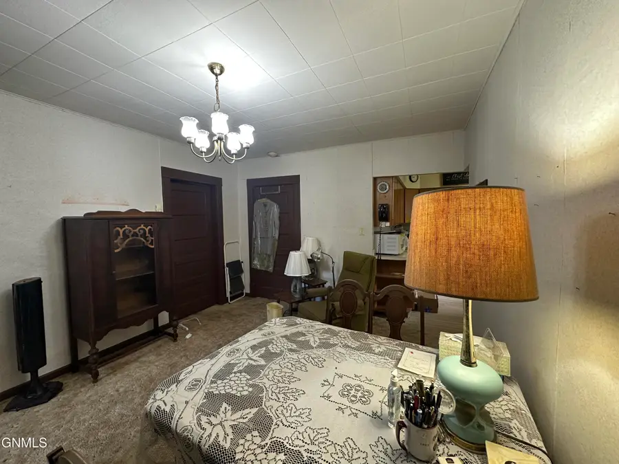 306 7th Avenue N, Edgeley, ND 58433 - #3