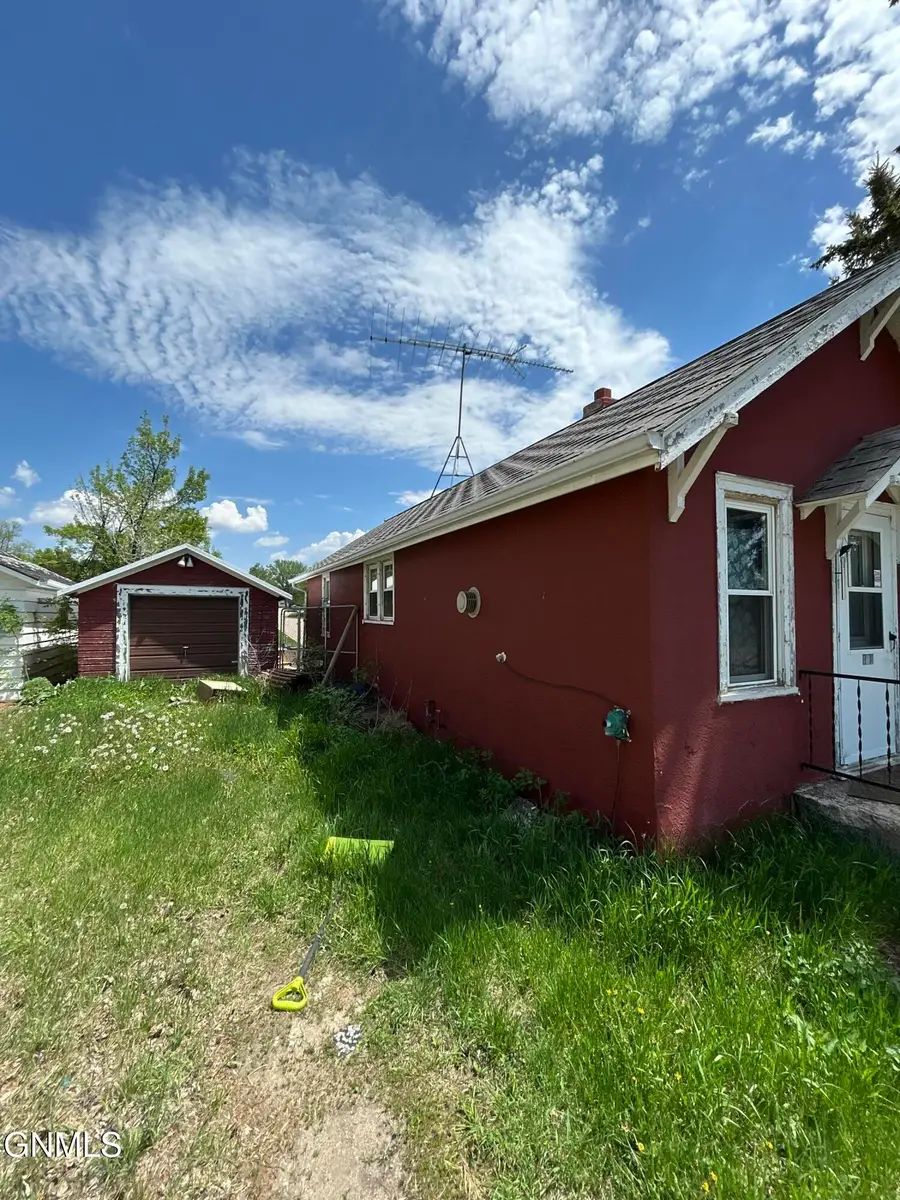 422 1st Avenue E, Gackle, ND 58442 - #2