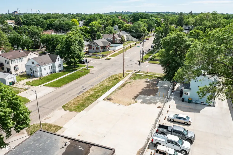 622 N 3rd Street, Bismarck, ND 58501 - #2