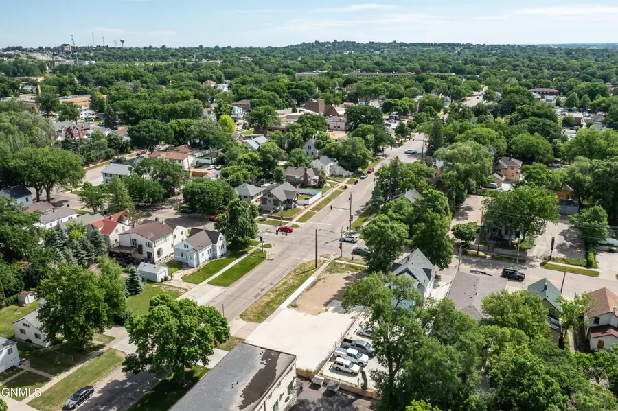 622 N 3rd Street, Bismarck, ND 58501 - #3